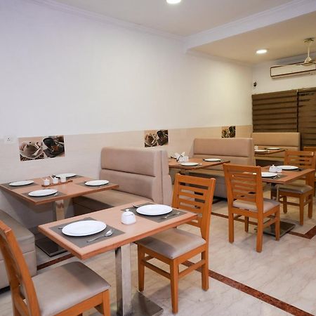 โรงแรมอเวนิว 11 เชนไน ภายนอก รูปภาพ
