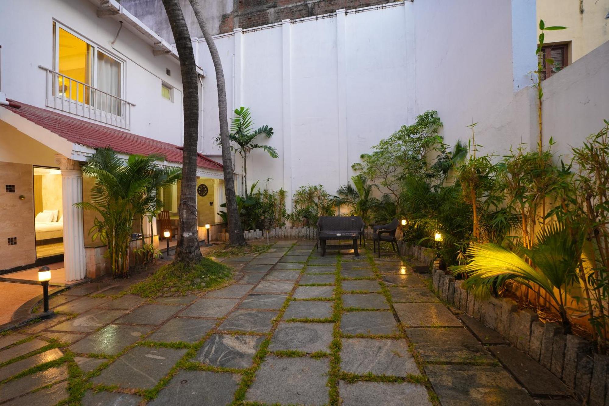 โรงแรมอเวนิว 11 เชนไน ภายนอก รูปภาพ